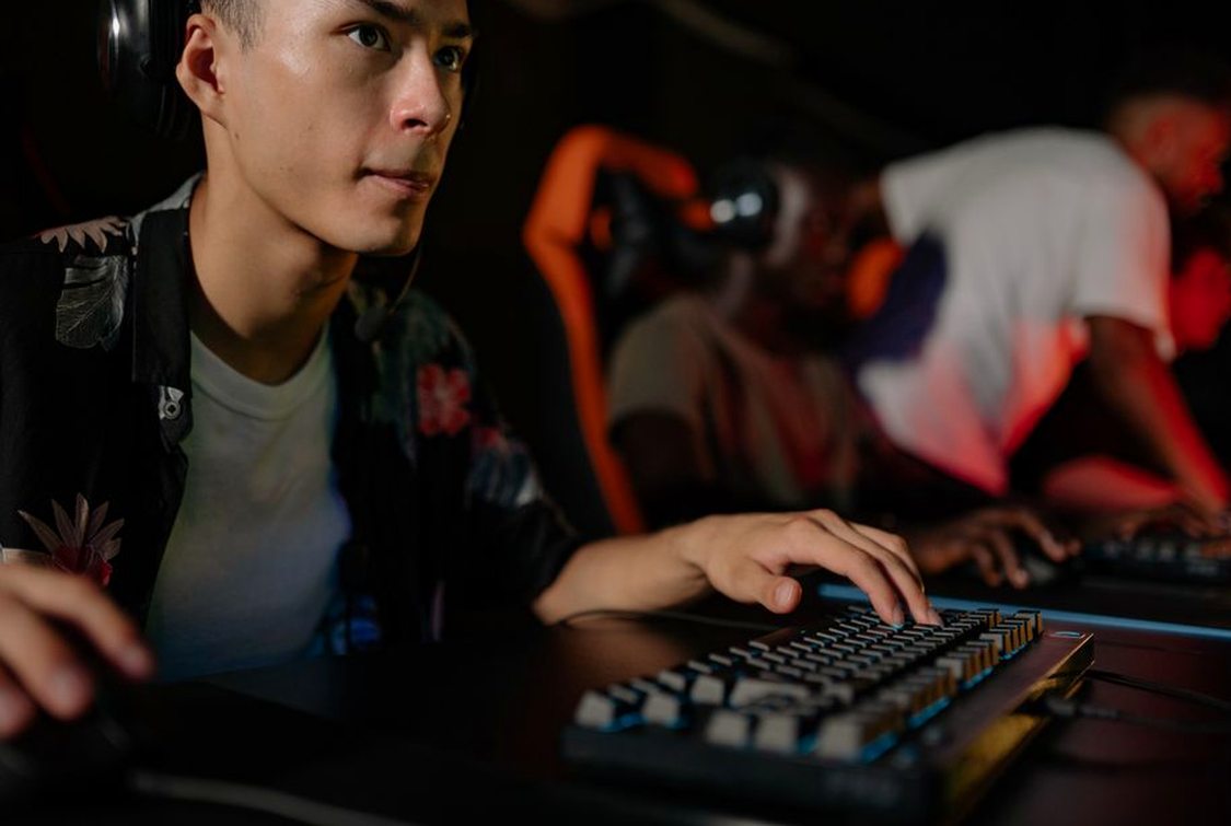 game crypto Debet